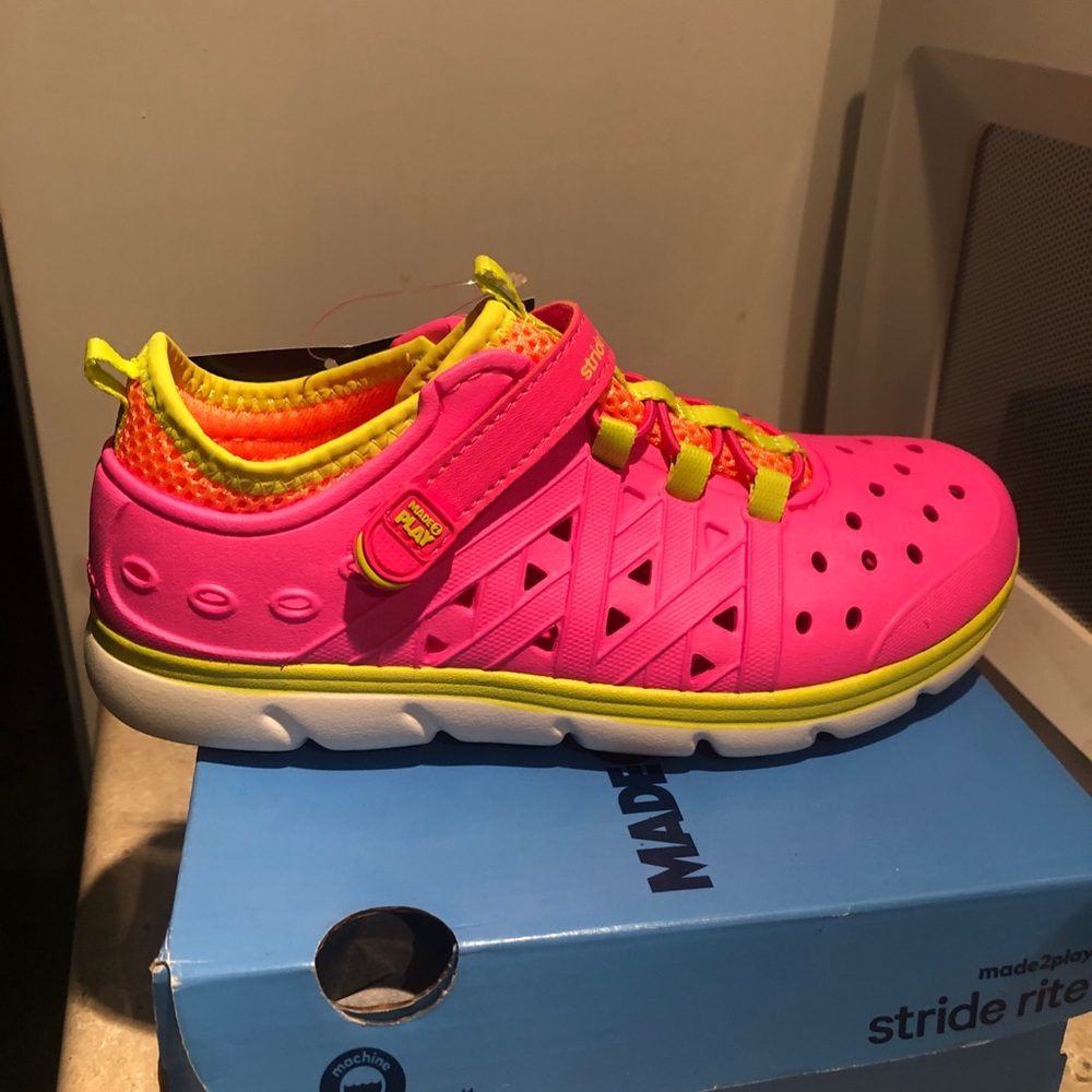 Size 1 Girls Phibian - Made2Play by Stride Rite